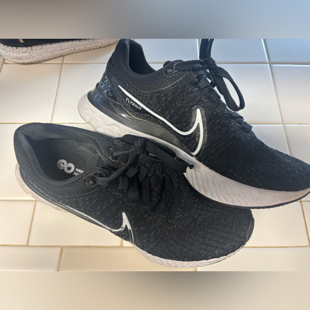 Nike Black and Gray Sneakers